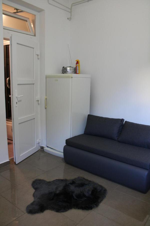 Studio Apartman Hinko Джяково Экстерьер фото